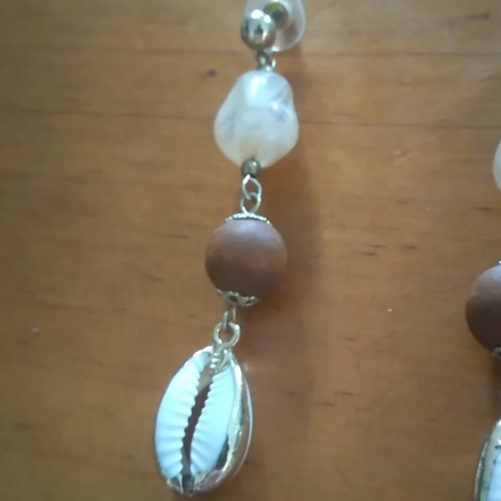 Seashell, stone and wooden bead long earrings - Picture 2 of 4